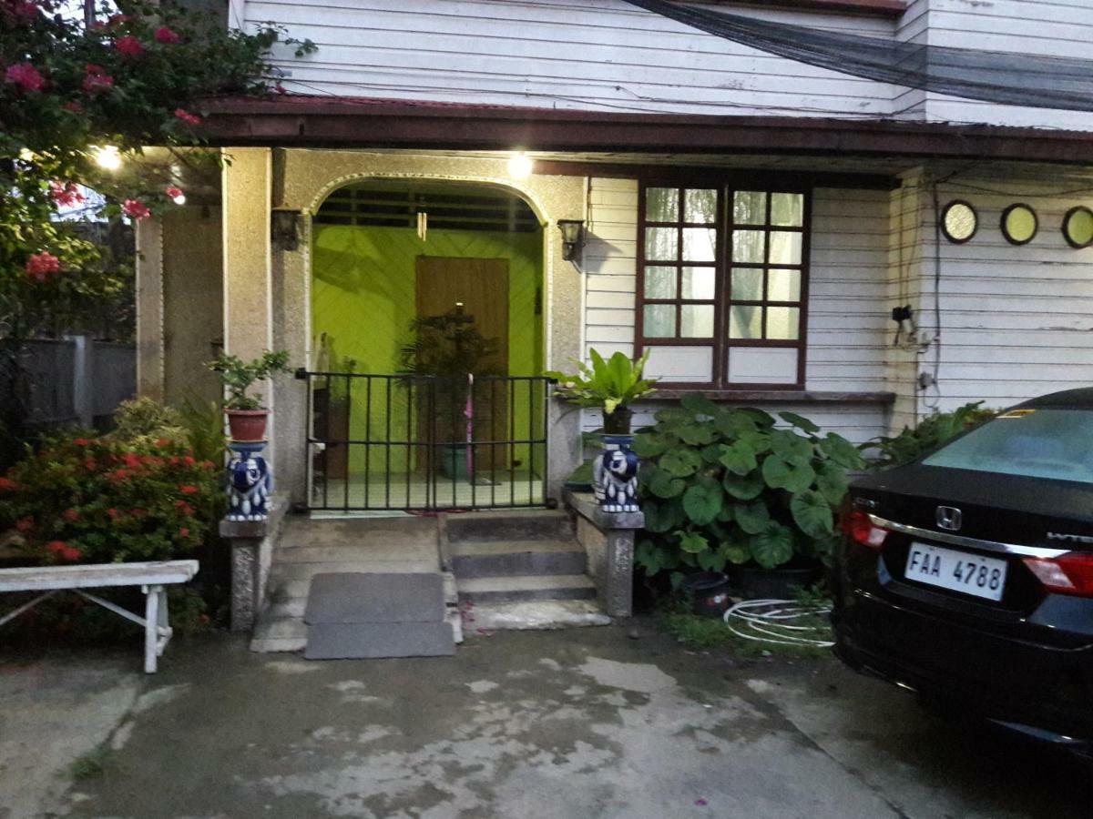 Green Bamboo Transient House Илоило Экстерьер фото